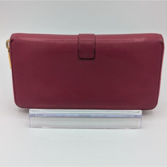 Yves Saint Laurent Pink with Gold Hardware - Picture 4 of 10